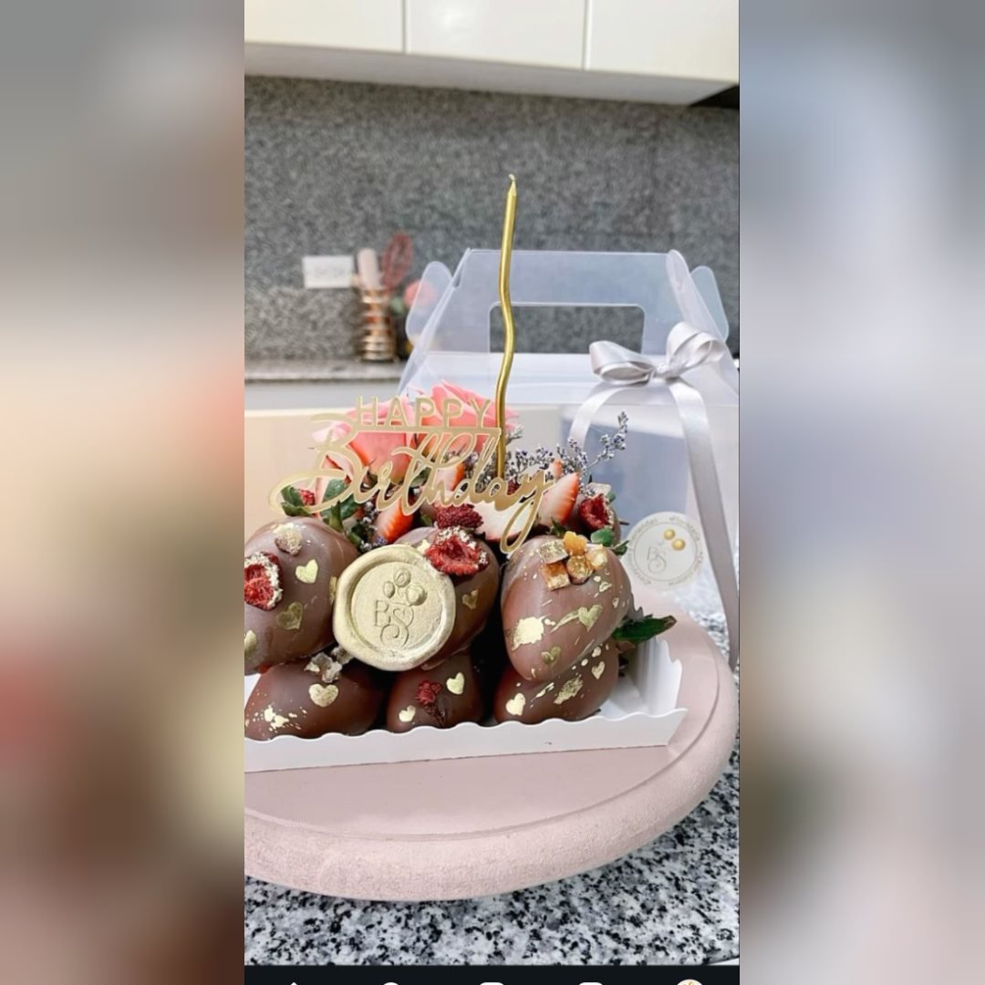 Strawberries Cake